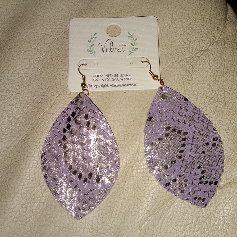 Velvet brand purple dangle Earrings
